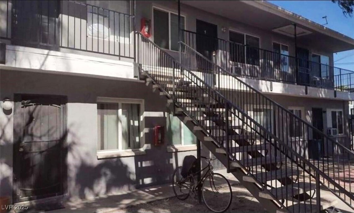 312 W Cleveland Ave in Las Vegas, NV - Building Photo