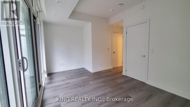 871 Sheppard Ave W in Toronto, ON - Building Photo - Building Photo