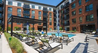 1711 Commonwealth Ave, Unit B1 in Charlotte, NC - Building Photo