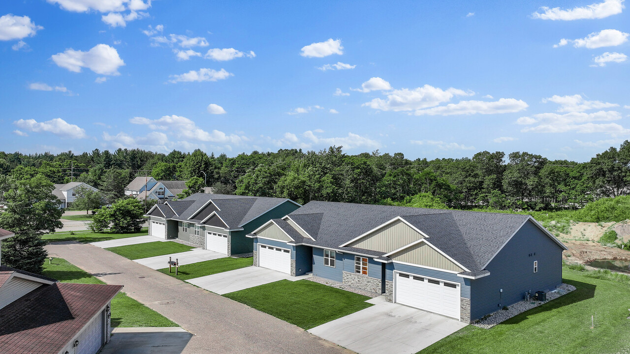 River View Ave in Stevens Point, WI - Foto de edificio