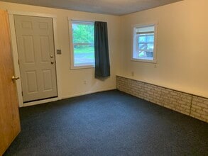 1209 7th St E in Menomonie, WI - Foto de edificio - Building Photo