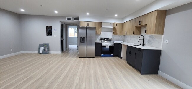 5725 Klump Ave in Los Angeles, CA - Building Photo - Building Photo