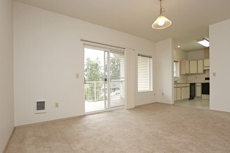 Country Club Apartments in Eugene, OR - Foto de edificio - Interior Photo