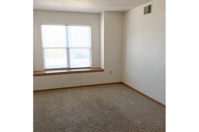 SUNDANCE MARSHALLTOWN APARTMENTS in Marshalltown, IA - Building Photo - Building Photo