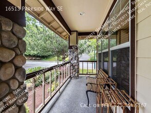 16513 Parkside Way SE in Renton, WA - Foto de edificio - Building Photo