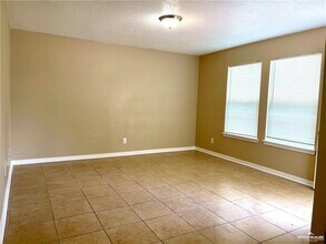 7 Linda Vista St in Pharr, TX - Building Photo - Building Photo