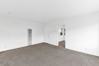 530 W 9th St in Long Beach, CA - Foto de edificio - Building Photo