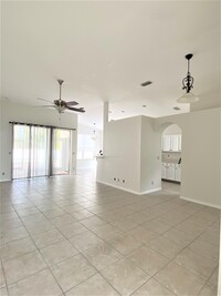 880 NW Waterlily Pl in Jensen Beach, FL - Foto de edificio - Building Photo