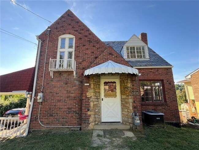 3232 Margaret St