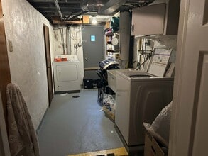 3405 Ward St, Unit 2 Bedroom in Pittsburgh, PA - Building Photo - Building Photo