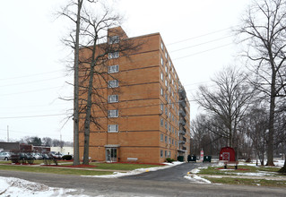 Waterstone Place Apartments in Warren, OH - Foto de edificio - Building Photo