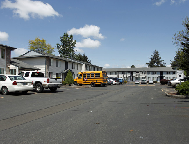 Rivertown Apartments in Stayton, OR - Building Photo - Building Photo