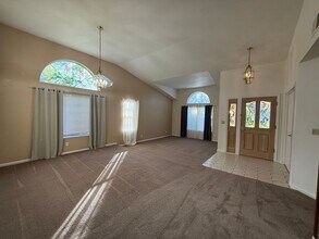 231 Lone Oak Dr in Vacaville, CA - Building Photo - Building Photo