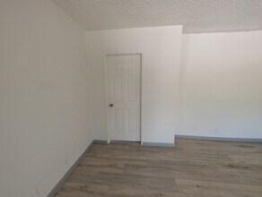 15308 Orange Ave, Unit 1 in Paramount, CA - Building Photo - Building Photo