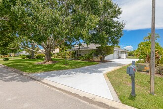 4338 Gator Trace Cir in Fort Pierce, FL - Building Photo - Building Photo