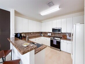 8160 NW 116th Ave in Doral, FL - Building Photo - Building Photo