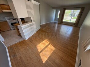 23611 Bicking Ct in Farmington, MI - Building Photo - Building Photo