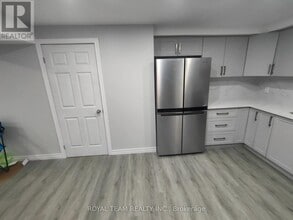 1065 Langford Blvd. in Bradford West Gwillimbury, ON - Building Photo - Building Photo