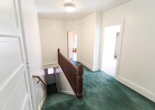 29 W 9th St in Reno, NV - Building Photo - Interior Photo