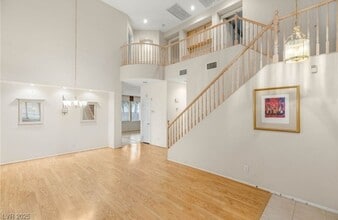 4536 Grandspur St in Las Vegas, NV - Foto de edificio - Building Photo