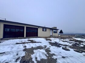 162 Fremont Lake Rd in Pinedale, WY - Building Photo