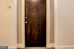 1023 N Royal St in Alexandria, VA - Building Photo