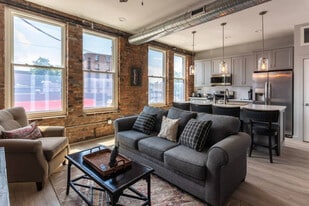 1906 Elm St in Cincinnati, OH - Building Photo