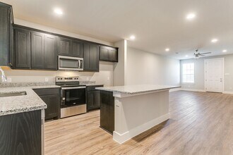 387 Hampton Pl in Burleson, TX - Building Photo - Building Photo