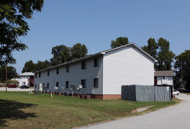 Bush Hill Apartments in Archdale, NC - Foto de edificio - Building Photo