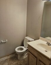 2160 SW Rambling Vine Rd in Lee's Summit, MO - Building Photo - Building Photo