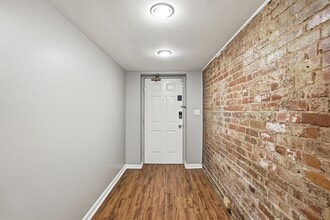 229 N Poplar St in Charlotte, NC - Building Photo - Building Photo