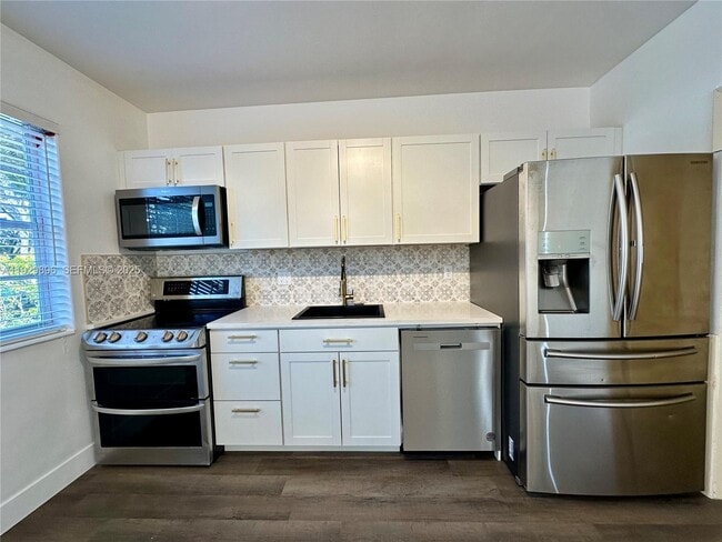 1788 NE 169th St in North Miami Beach, FL - Building Photo - Building Photo