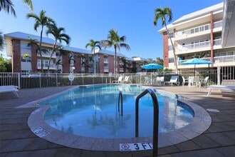 2424 SE 17th St, Unit B103 in Fort Lauderdale, FL - Building Photo - Building Photo