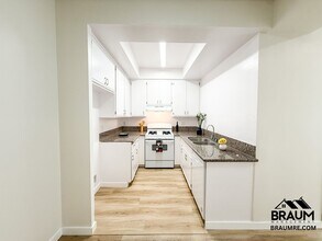 11459 Collins St in Los Angeles, CA - Building Photo - Building Photo