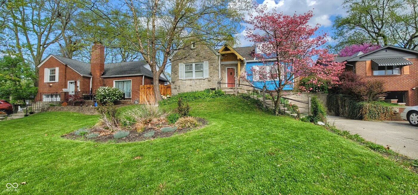 4111 E Pleasant Run Parkway South Dr in Indianapolis, IN - Building Photo