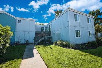 Rosemont Terrace in Sacramento, CA - Foto de edificio - Building Photo