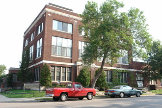 500 E 36th St in Minneapolis, MN - Foto de edificio - Building Photo