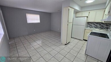 2501 Pierce St-Unit -8 in Hollywood, FL - Building Photo - Building Photo