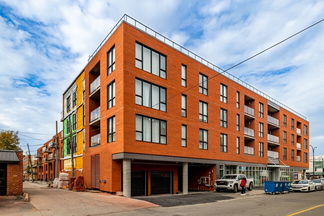 Les Cours Guizot in Montréal, QC - Building Photo - Building Photo
