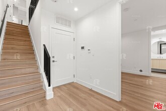 1547 Hi Point St in Los Angeles, CA - Building Photo - Building Photo