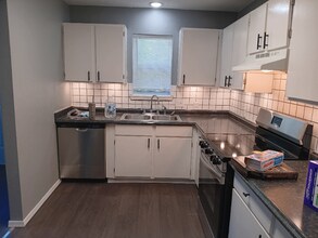 1601 N Hills Blvd in Van Buren, AR - Foto de edificio - Building Photo