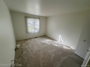 6687 Maple Lakes Dr in West Bloomfield Township, MI - Building Photo - Building Photo