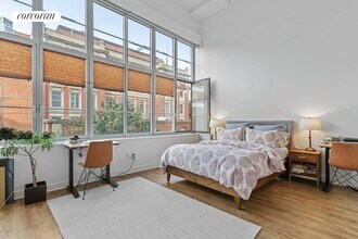 2728-28 Thomson Ave in Queens, NY - Building Photo - Building Photo