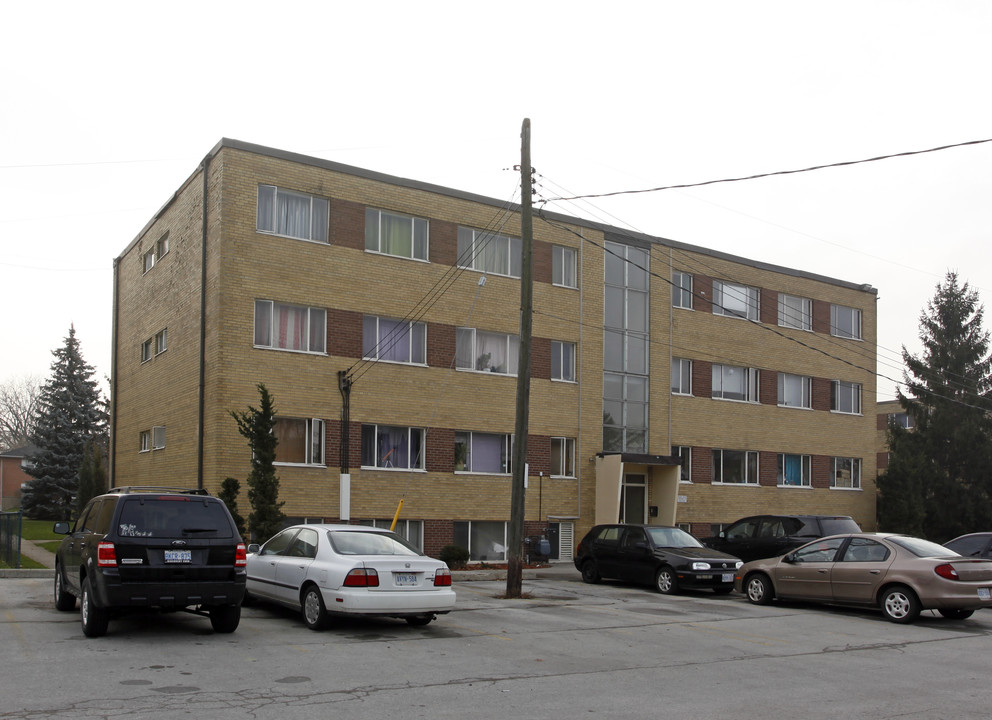 Robinson Court Apartments in Burlington, ON - Building Photo