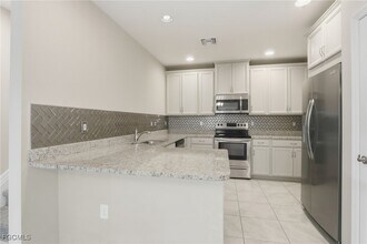 3760 Crofton Court in Ft. Myers, FL - Building Photo - Building Photo