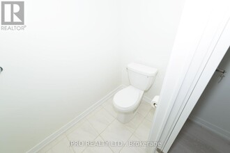 3540-3540 Colonial Dr in Mississauga, ON - Building Photo - Building Photo