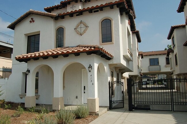 425 W Duarte Rd in Monrovia, CA - Building Photo - Building Photo