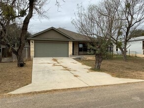 618 Oak Ln in Cottonwood Shores, TX - Building Photo - Building Photo