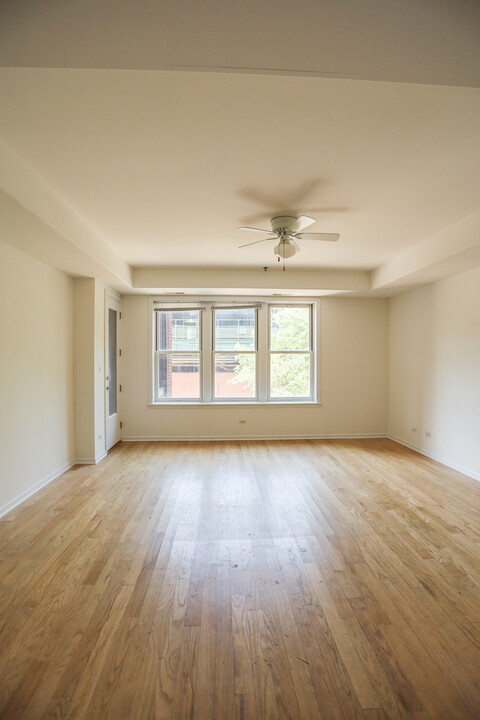 3649 N Sheffield Ave, Unit 2 in Chicago, IL - Building Photo