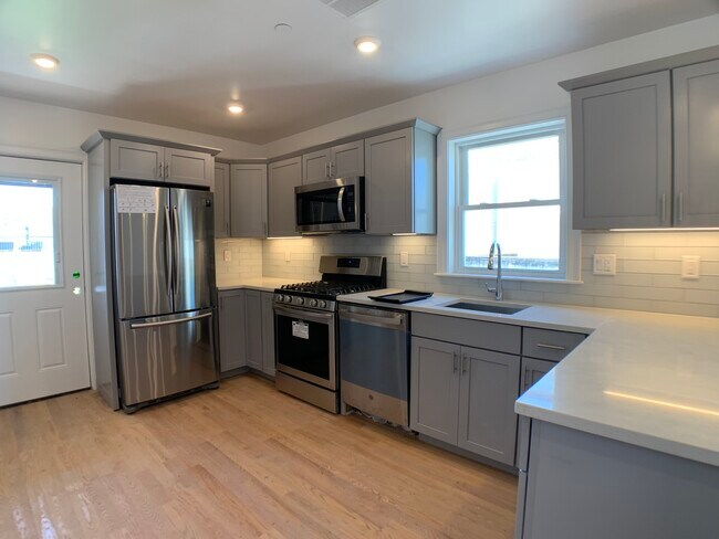 6 Beech St, Unit 2 in Cambridge, MA - Building Photo - Building Photo
